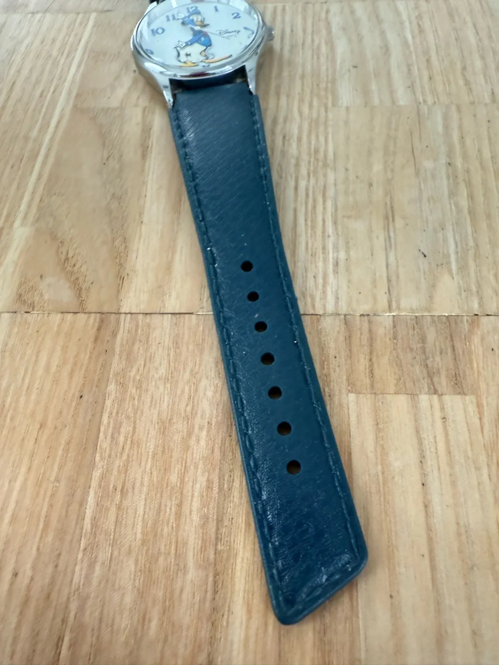 Disney parks moving arms Donald duck watch NEW BATTERY